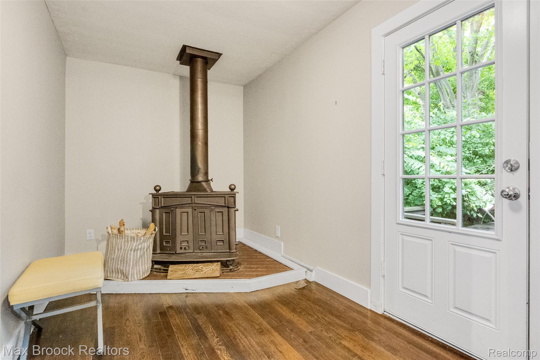 2905 Lahser Road Bloomfield Hills, MI 48304 - Photo 16 of 28 SarahTakacsImage76.resize_x2000.jpg