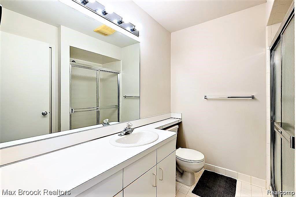 6700 Ridgefield Circle, Unit 204 West Bloomfield, MI 48322 - Photo 13 of 15
