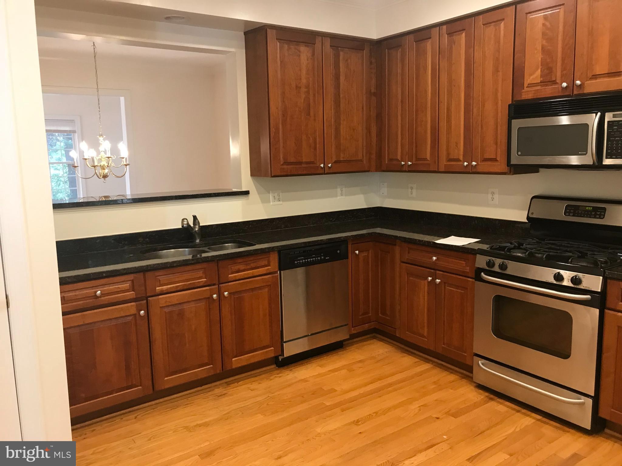 5654 8th Road North Arlington, VA 22205 - Photo 11 of 38