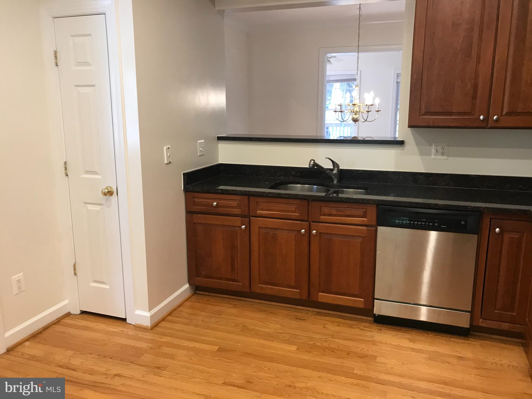 5654 8th Road North Arlington, VA 22205 - Photo 12 of 38