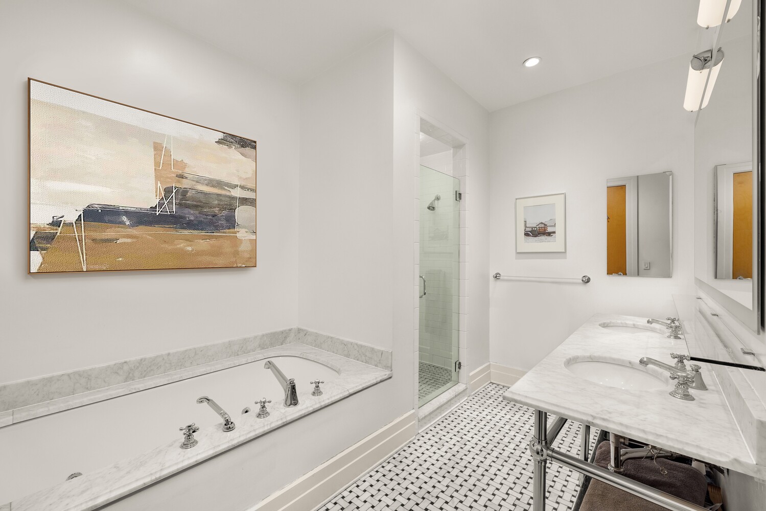 30 Main Street, Unit 3F Brooklyn, NY 11201 - Photo 4 of 12 a bath room with a bed and a table