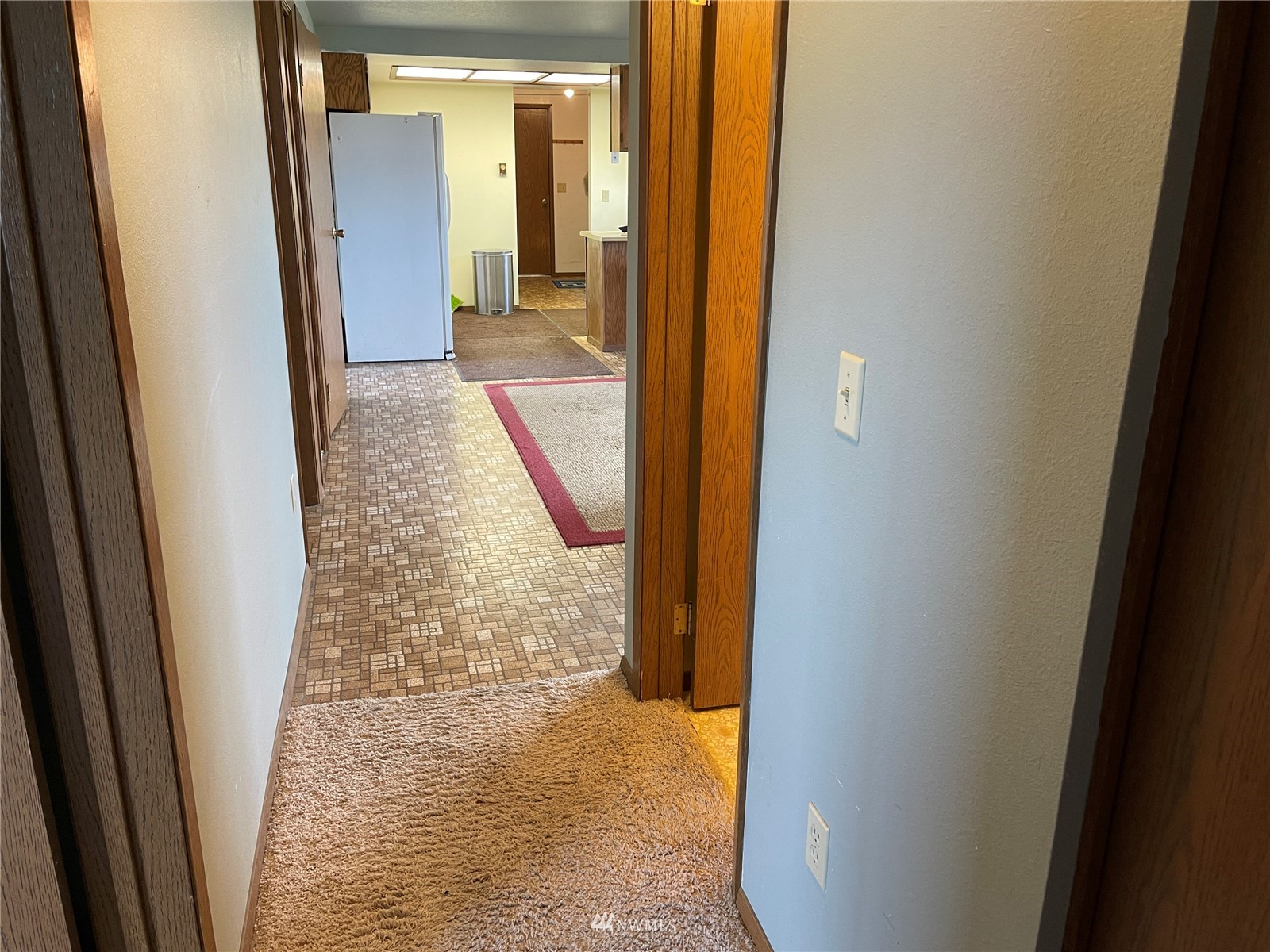 1803 East Tokio Road Ritzville, WA 99169 - Photo 11 of 35 a view of a hallway