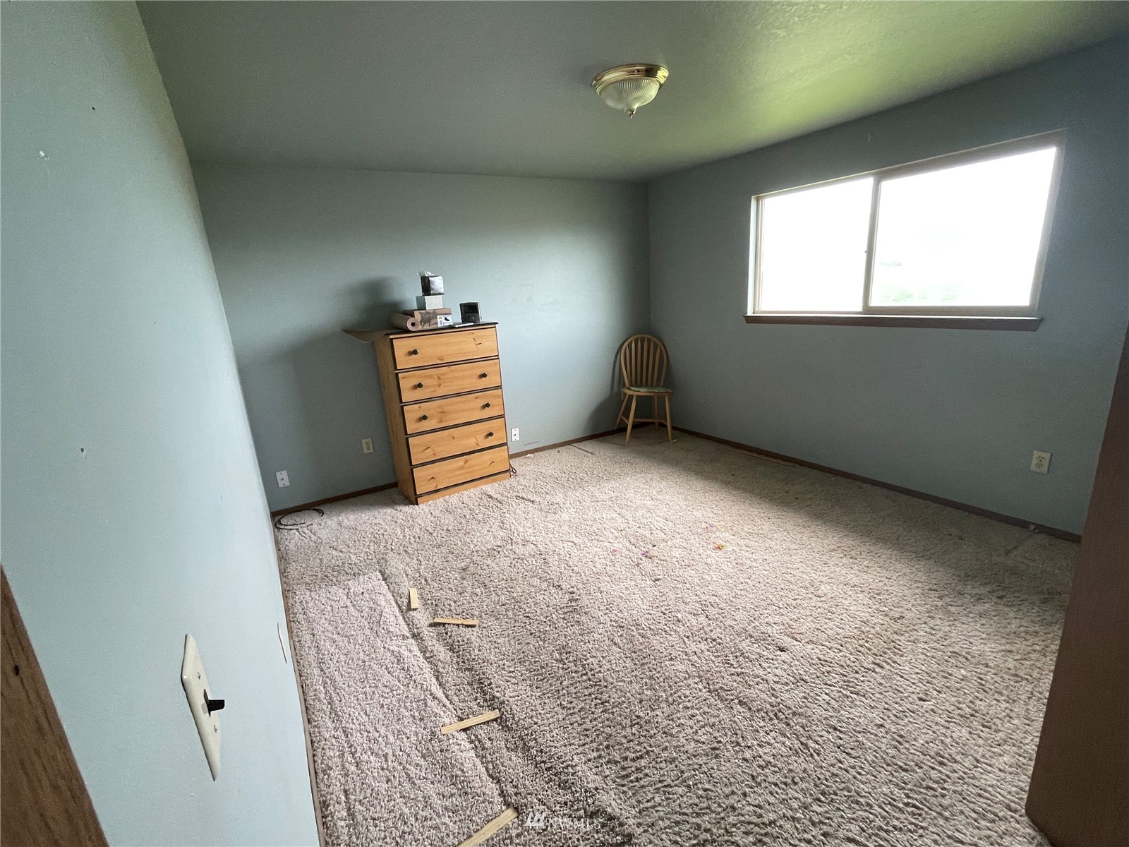 1803 East Tokio Road Ritzville, WA 99169 - Photo 15 of 35 an empty room with windows