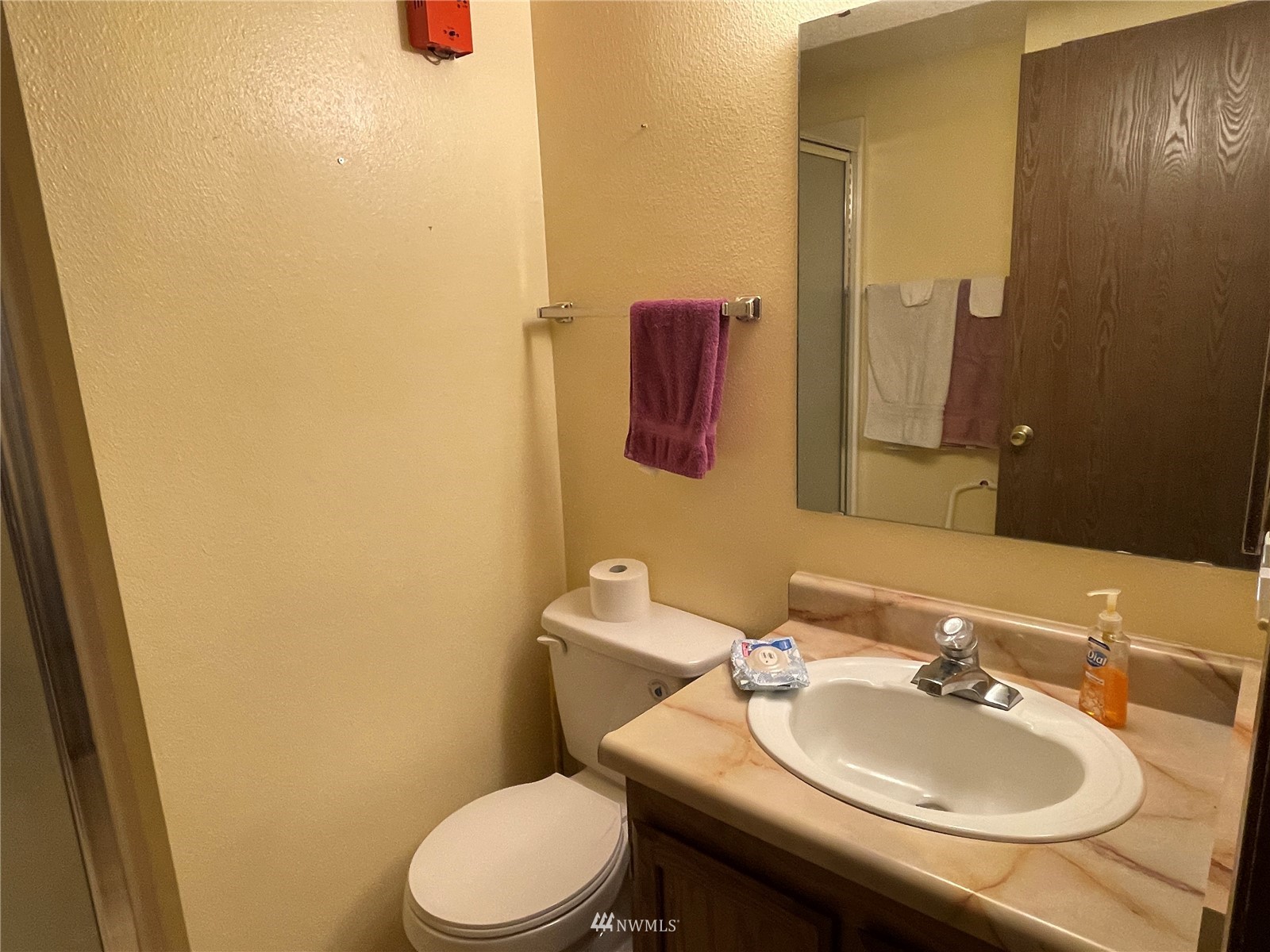 1803 East Tokio Road Ritzville, WA 99169 - Photo 21 of 35 a bathroom with a sink and a toilet