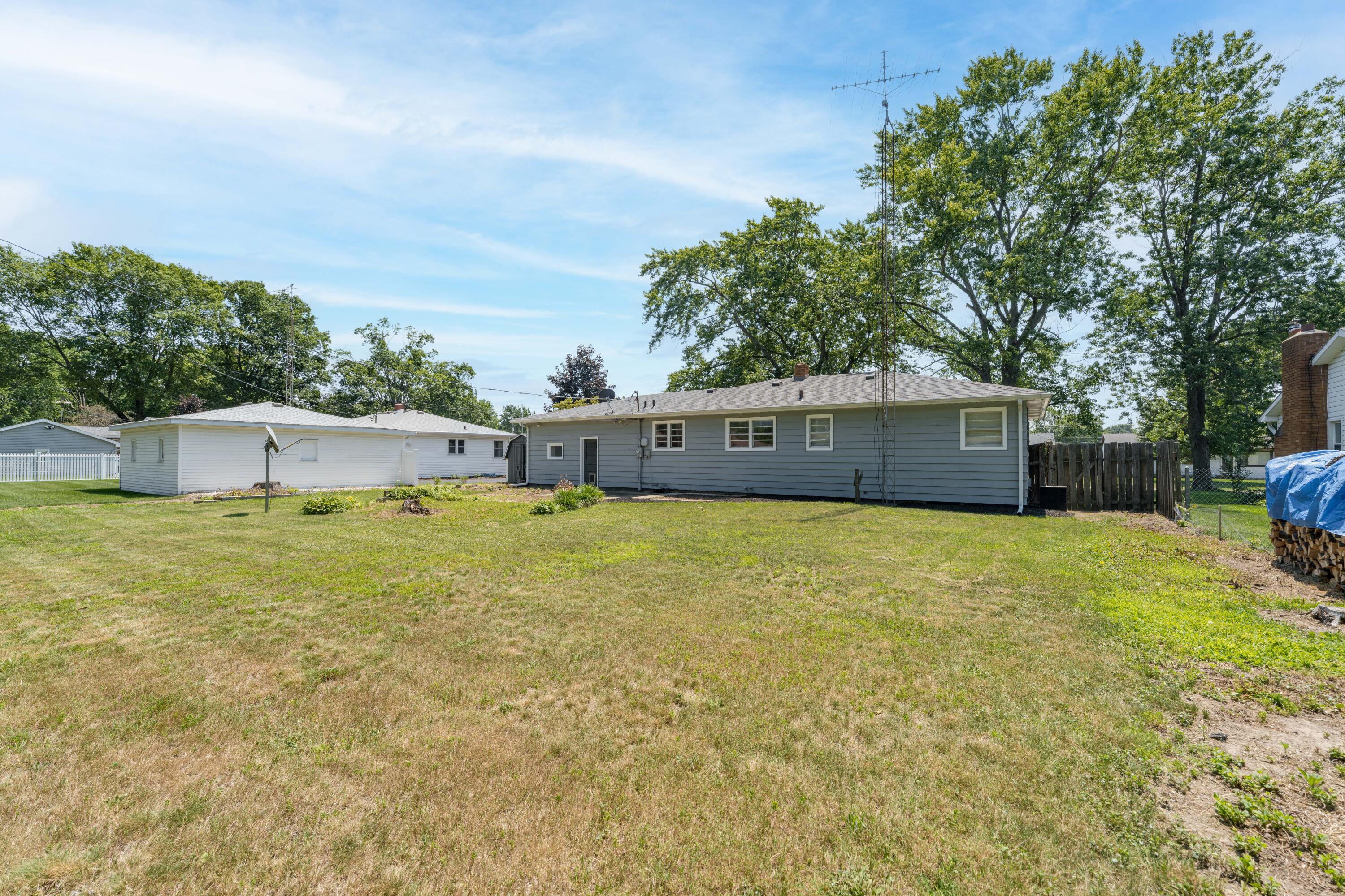 1061 Wedgewood Road St. Joseph, MI 49085 - Photo 34 of 37 Back of Structure