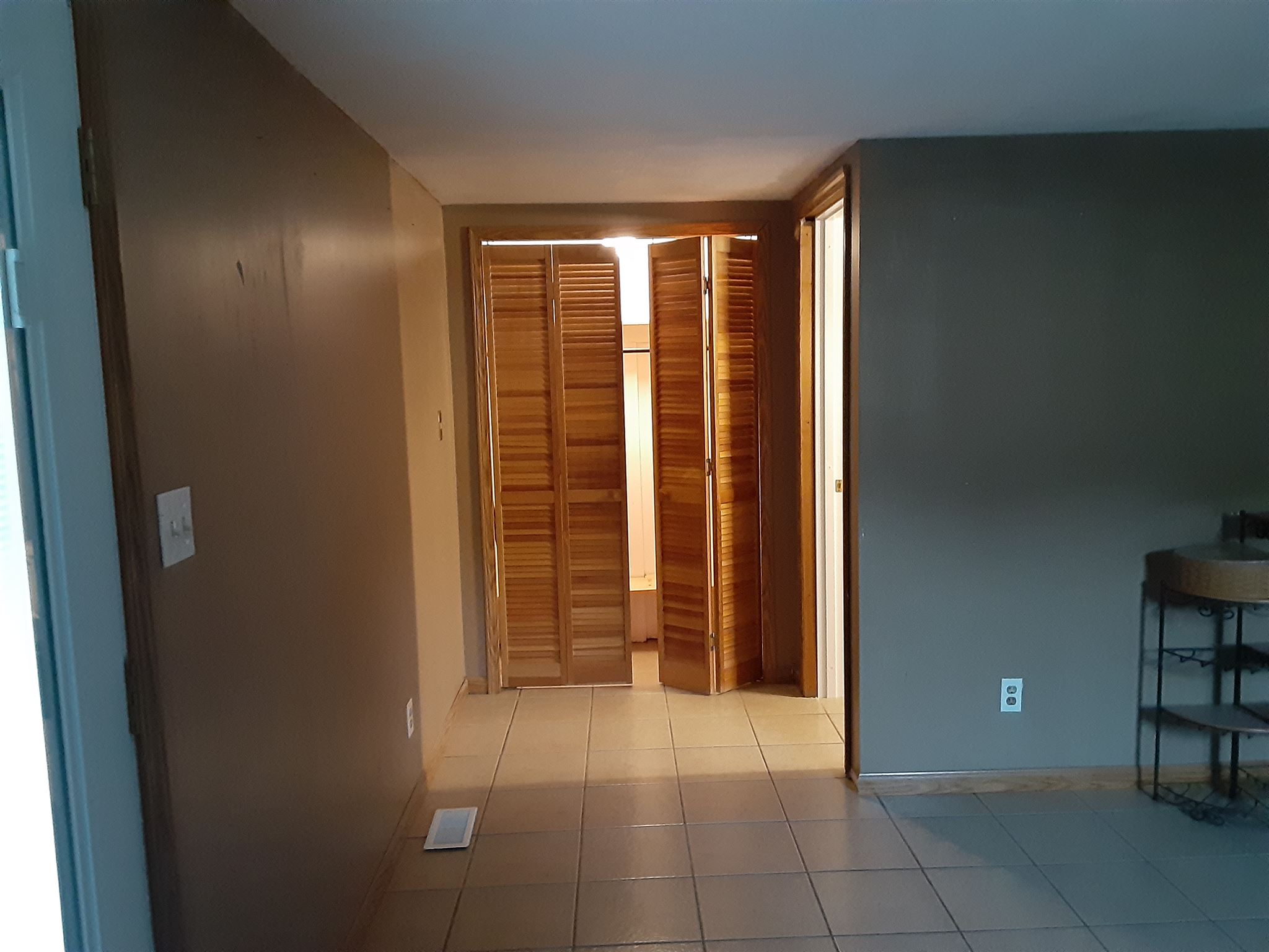207 Roland Street Vincennes, IN 47591 - Photo 12 of 31 Gallery Image 12