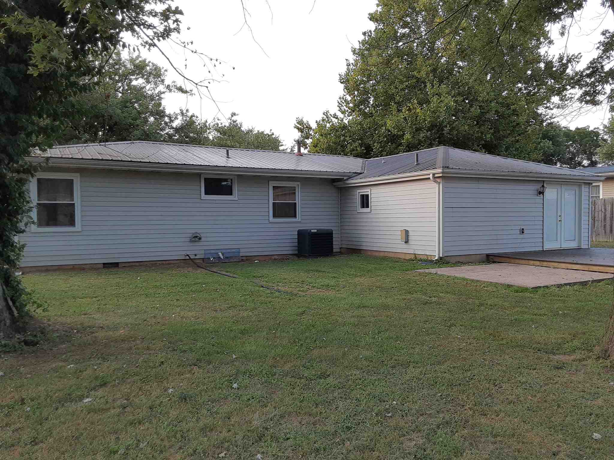 207 Roland Street Vincennes, IN 47591 - Photo 30 of 31 Gallery Image 30