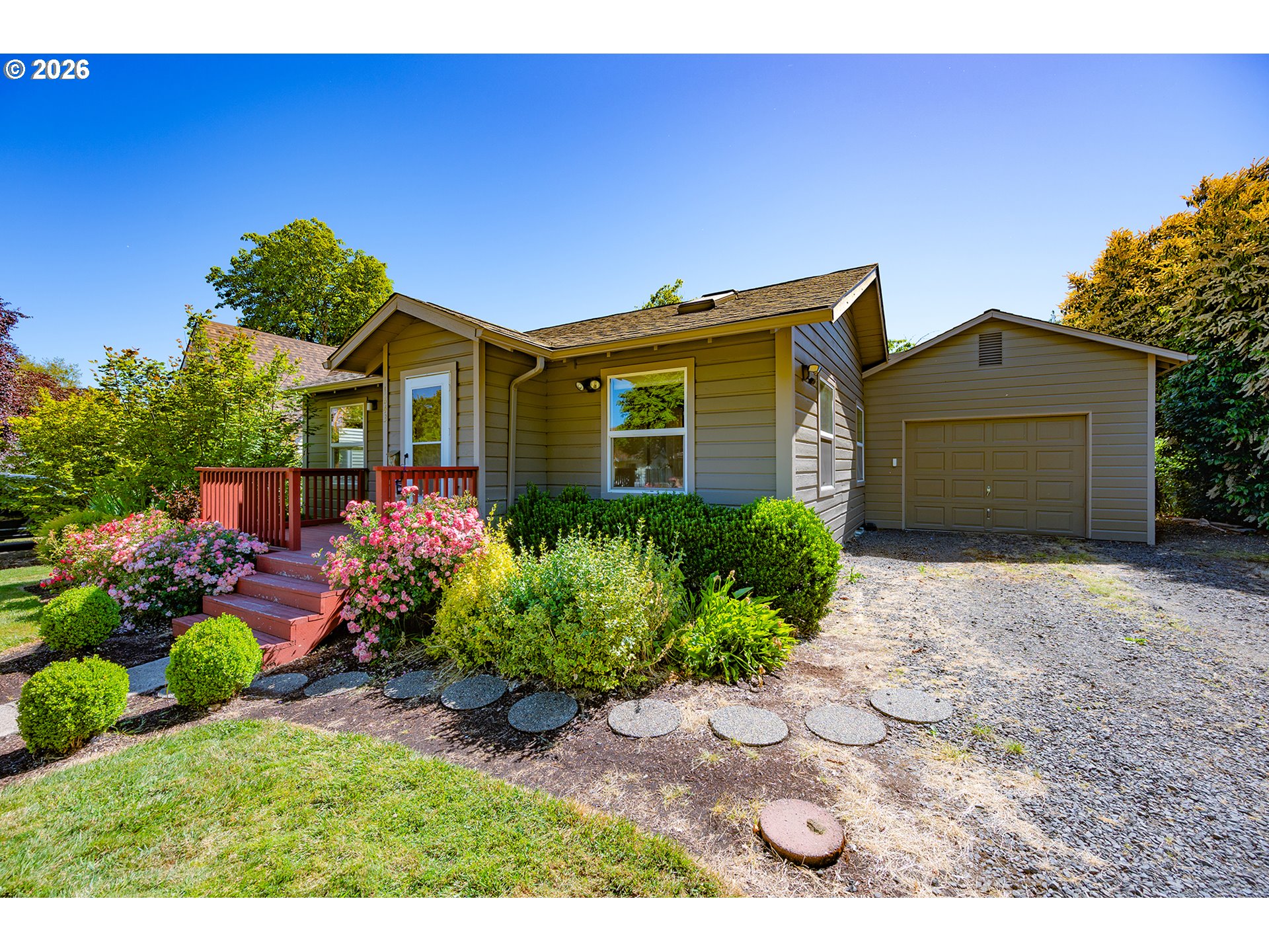 1843 Moss Street Eugene, OR 97403 - Photo 2 of 39
