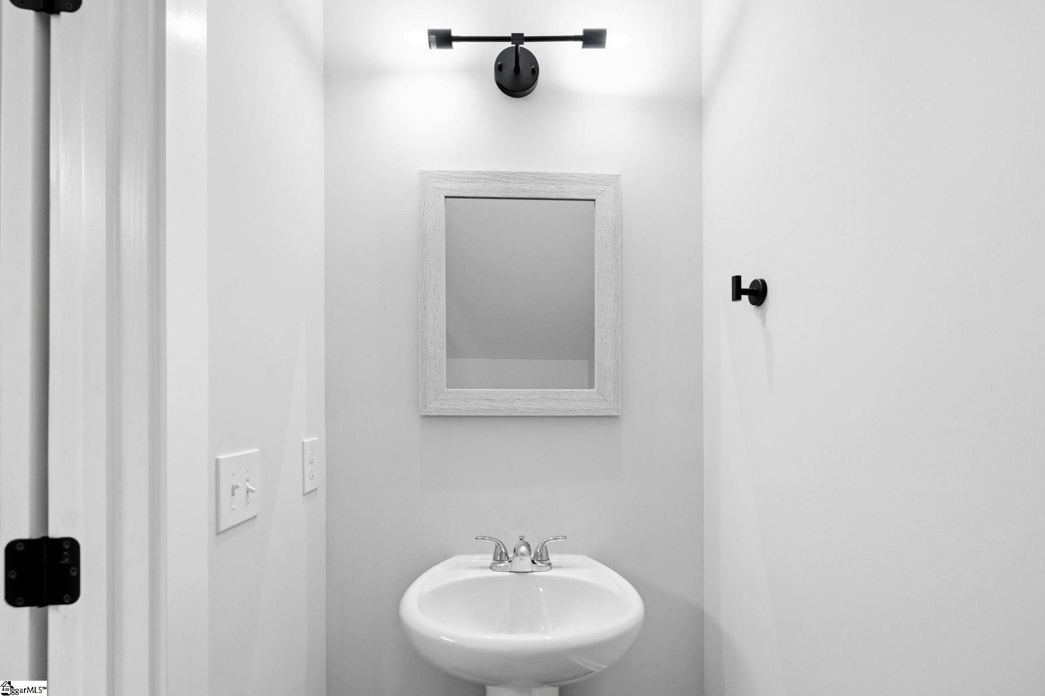 8 Robin Hood Road Taylors, SC 29687 - Photo 14 of 30