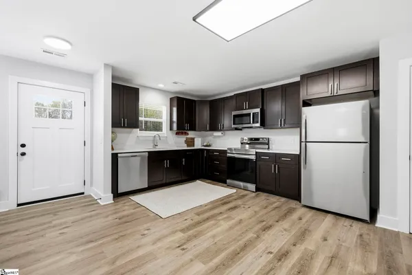 $429,000 | 8 Robin Hood Road, Taylors, SC 29687