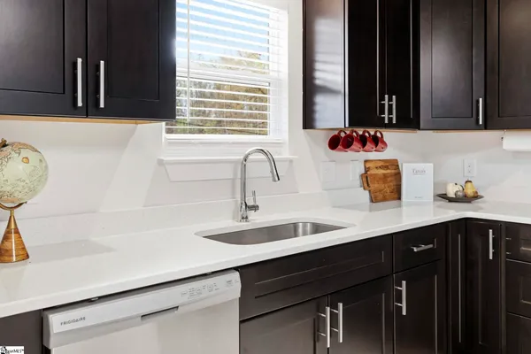 $429,000 | 8 Robin Hood Road, Taylors, SC 29687