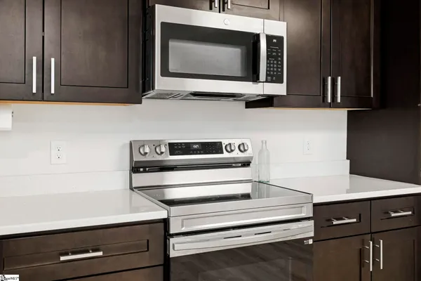 $429,000 | 8 Robin Hood Road, Taylors, SC 29687