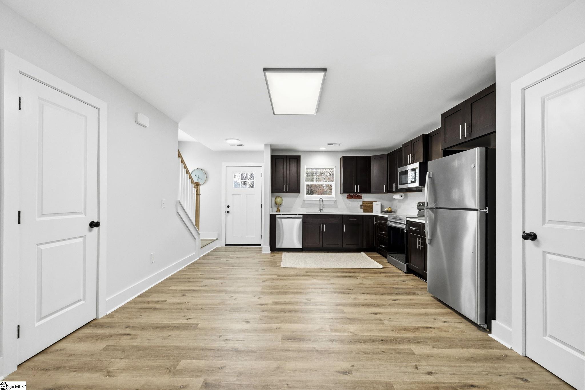 8 Robin Hood Road Taylors, SC 29687 - Photo 7 of 30