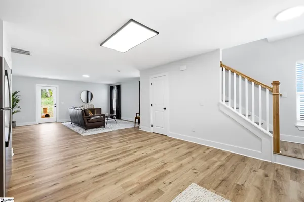 $429,000 | 8 Robin Hood Road, Taylors, SC 29687