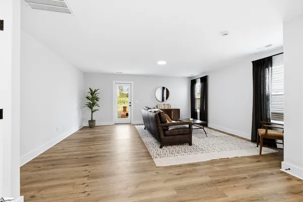 $429,000 | 8 Robin Hood Road, Taylors, SC 29687