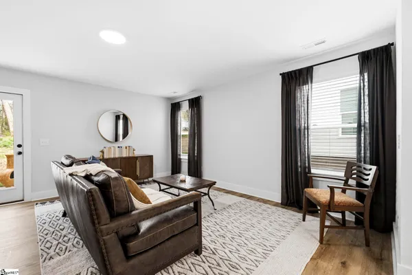 $429,000 | 8 Robin Hood Road, Taylors, SC 29687