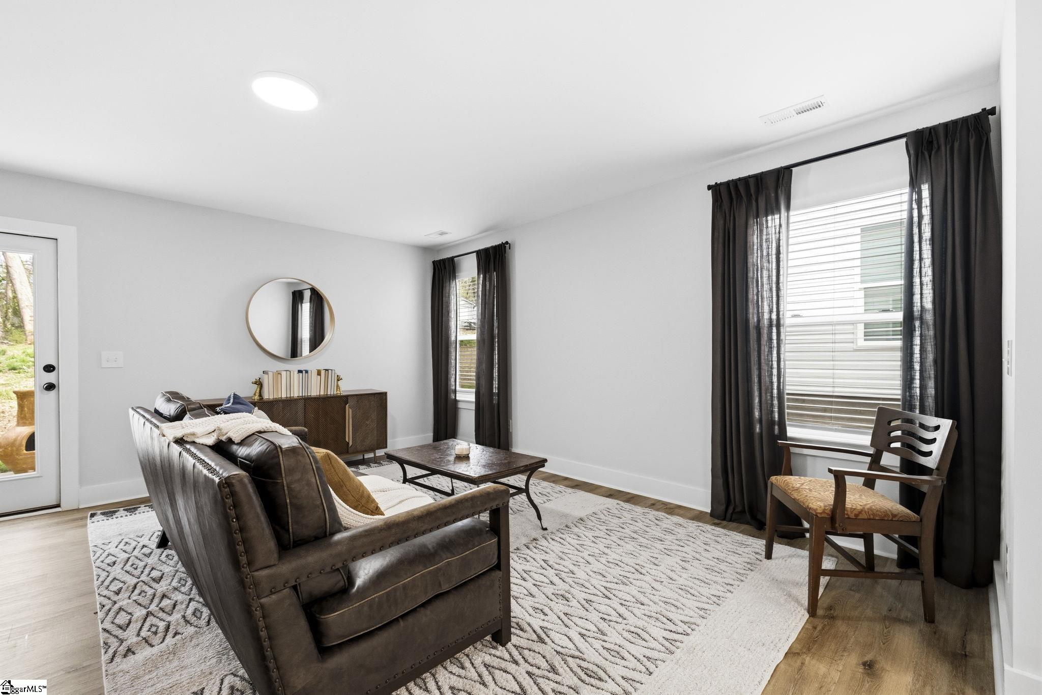 8 Robin Hood Road Taylors, SC 29687 - Photo 10 of 30