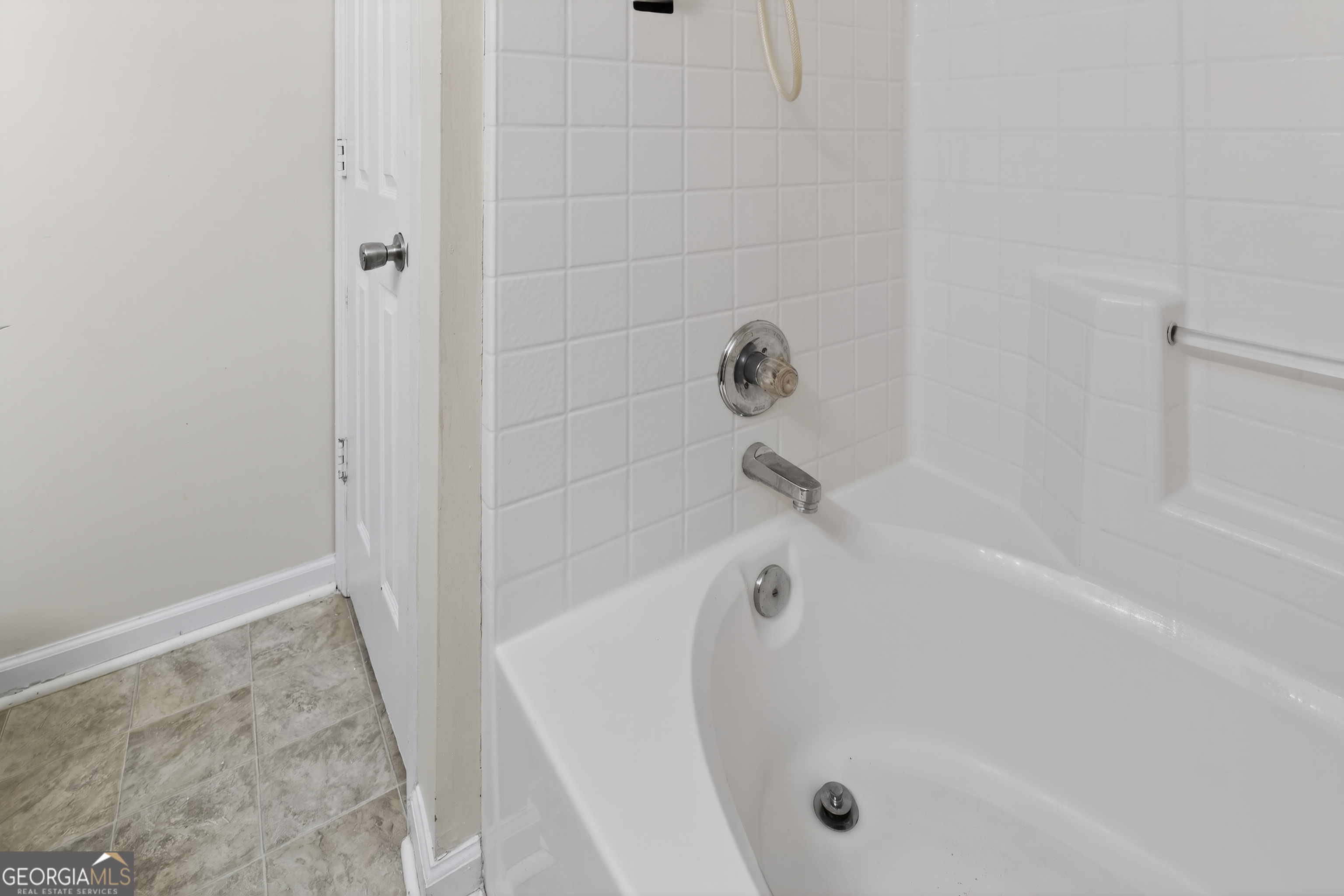2902 Rasha Drive Augusta, GA 30906 - Photo 26 of 31 a bathroom with a tub
