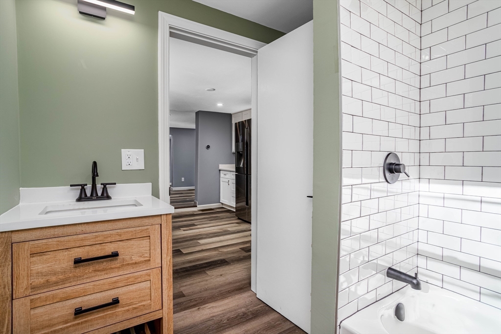 502 Brockelman Road Lancaster, MA 01523 - Photo 6 of 42 Gallery Image 6