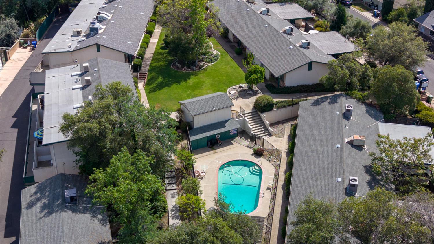 91 Summit Avenue Sonora, CA 95370 - Photo 37 of 53 an aerial view of a house with a swimming pool and outdoor space