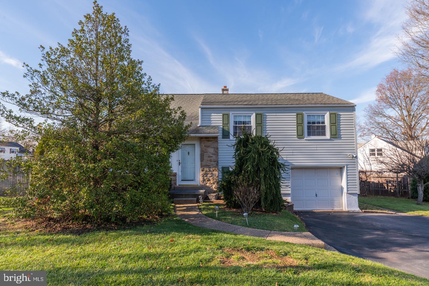 810 Sunnylea Road Lansdale, PA 19446 - Photo 2 of 22 Gallery Image 2