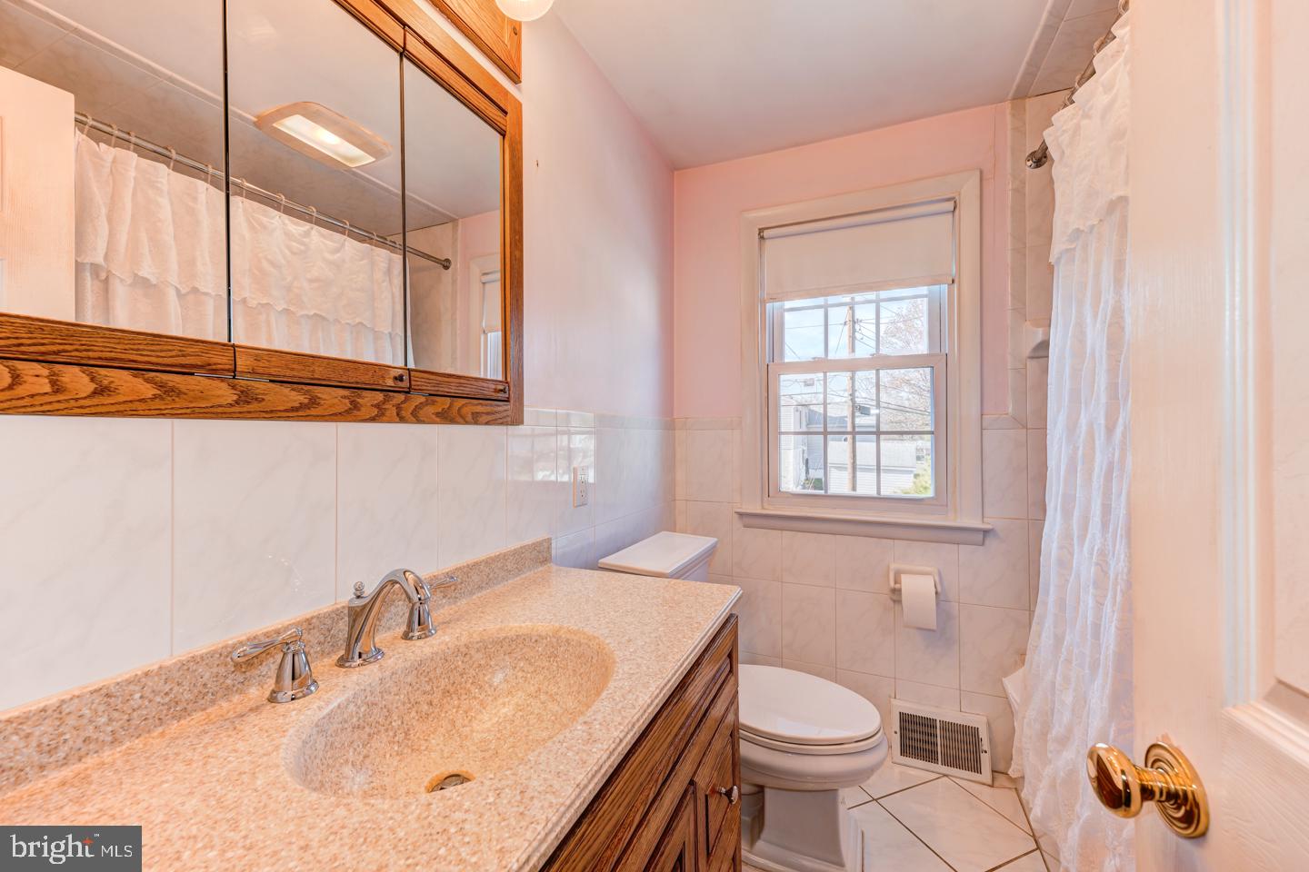 810 Sunnylea Road Lansdale, PA 19446 - Photo 16 of 22 Gallery Image 16