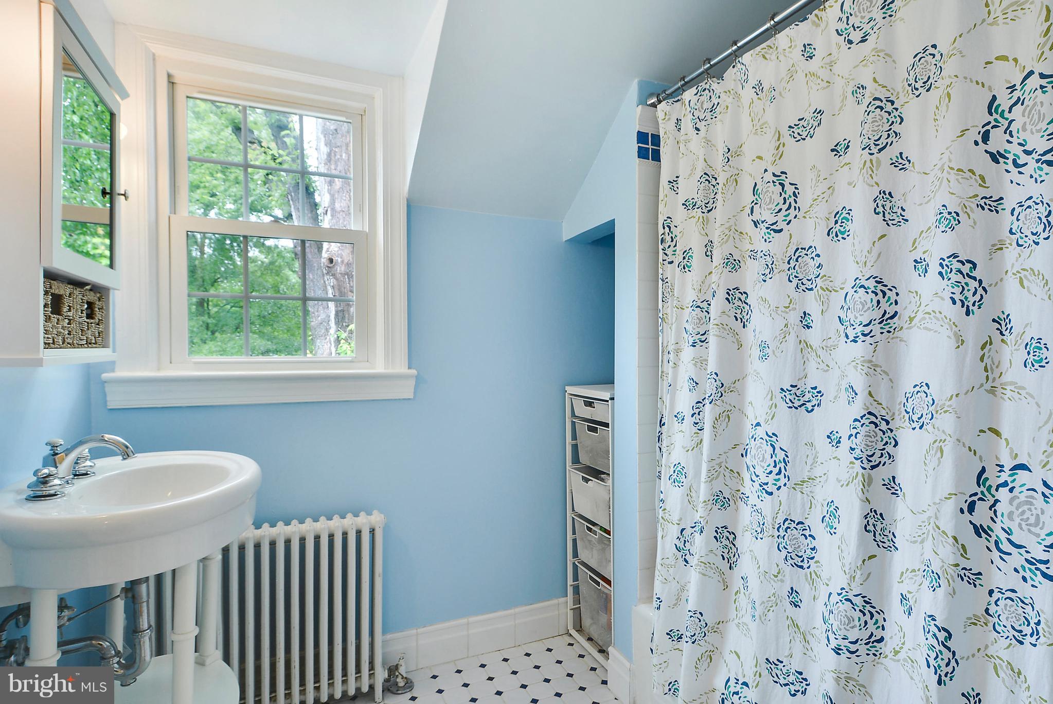 2700 Farm Road Alexandria, VA 22302 - Photo 14 of 30 Bath