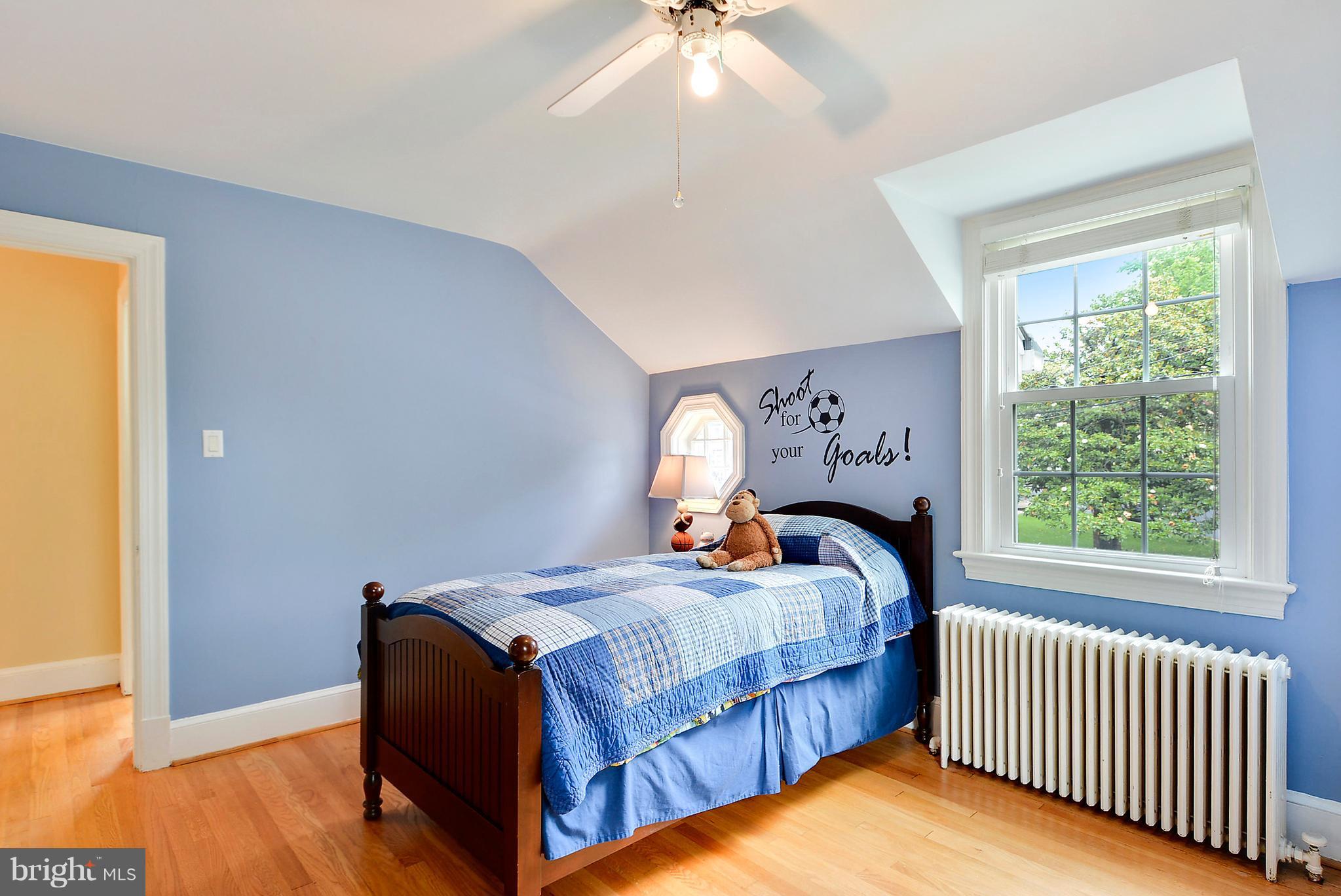 2700 Farm Road Alexandria, VA 22302 - Photo 18 of 30 Bedroom