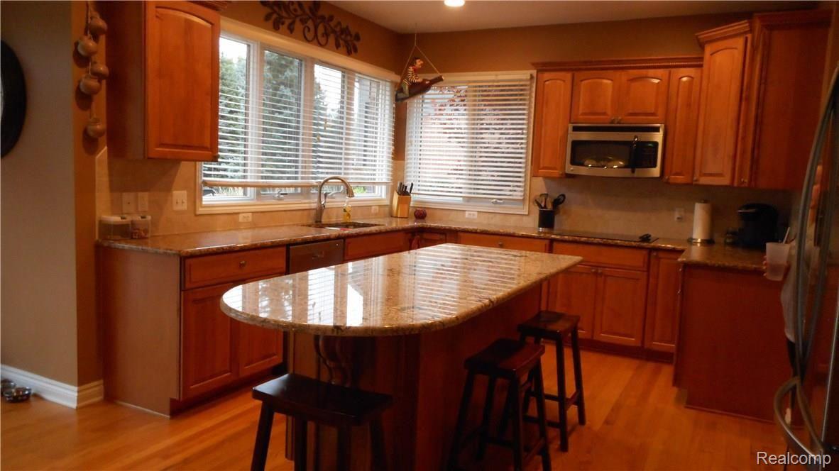 574 Springview Drive Rochester, MI 48307 - Photo 19 of 54 027.JPG