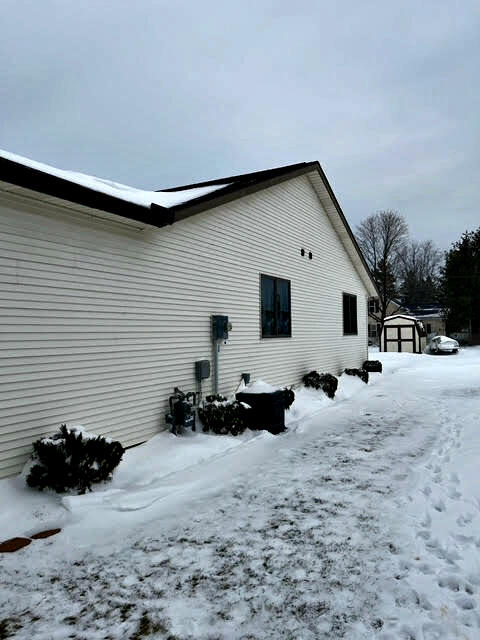121 Riverside Drive Cheboygan, MI 49721 - Photo 6 of 6 Gallery Image 6