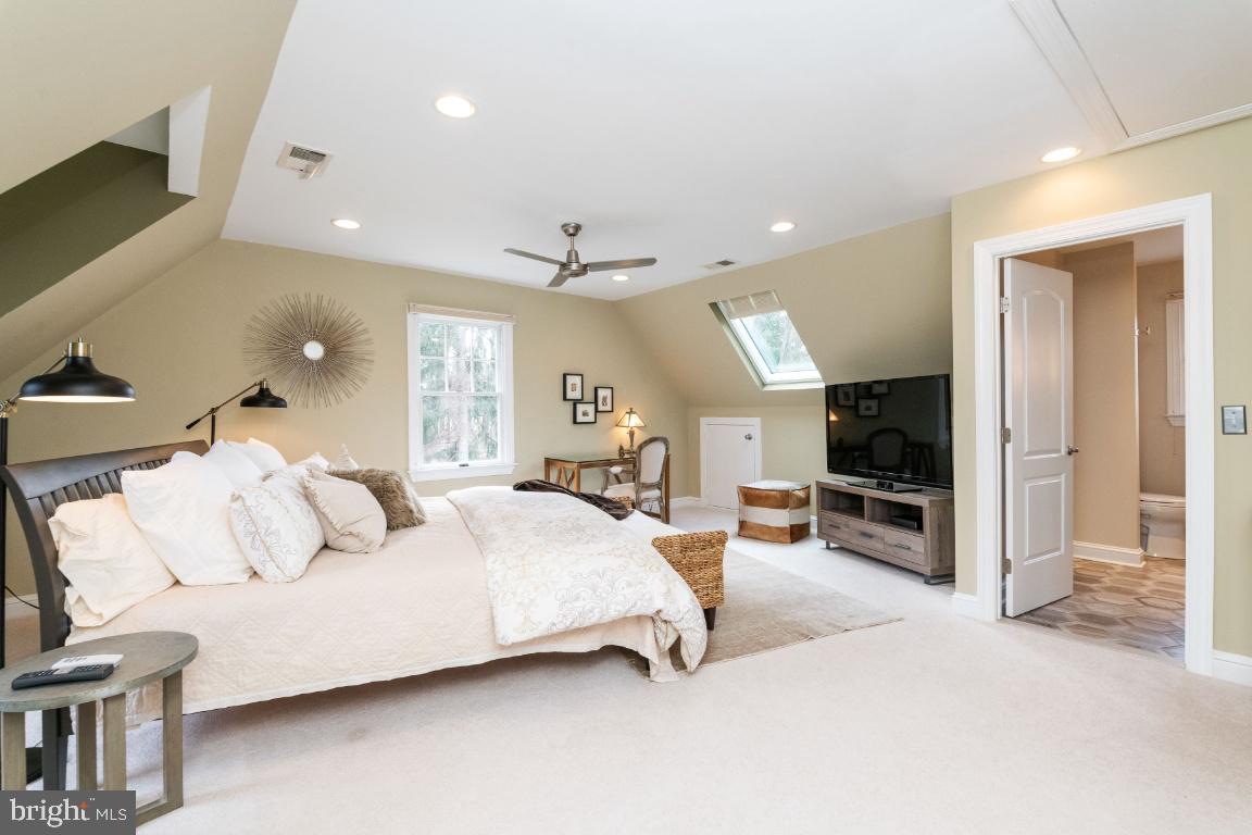 13388 Hunt Ridge Road Ellicott City, MD 21042 - Photo 41 of 74 Gallery Image 41