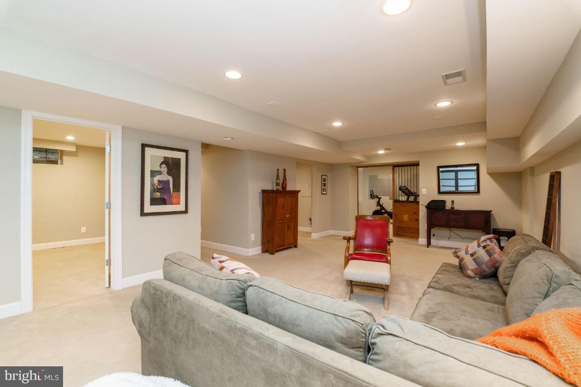13388 Hunt Ridge Road Ellicott City, MD 21042 - Photo 56 of 74 Gallery Image 56