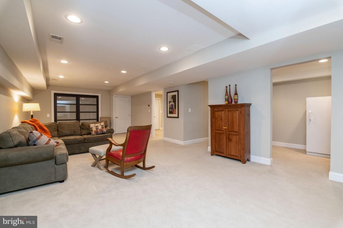 13388 Hunt Ridge Road Ellicott City, MD 21042 - Photo 57 of 74 Gallery Image 57