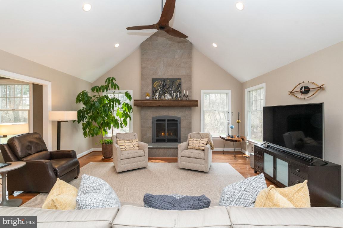 13388 Hunt Ridge Road Ellicott City, MD 21042 - Photo 8 of 74 Gallery Image 8