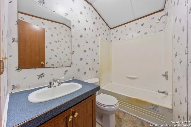 $250,000 | 499 Private Road 180, Helotes, TX 78023