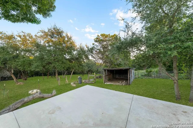 $250,000 | 499 Private Road 180, Helotes, TX 78023