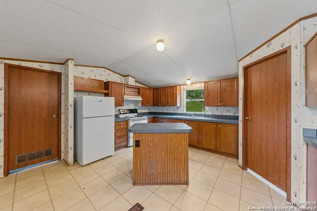 $250,000 | 499 Private Road 180, Helotes, TX 78023