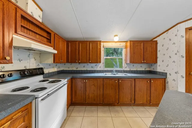 $250,000 | 499 Private Road 180, Helotes, TX 78023