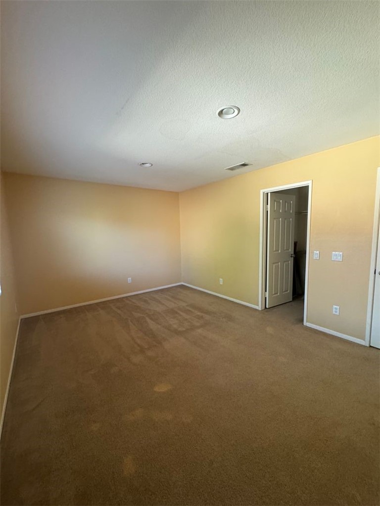 35674 Yellowstone Street Winchester, CA 92596 - Photo 8 of 37