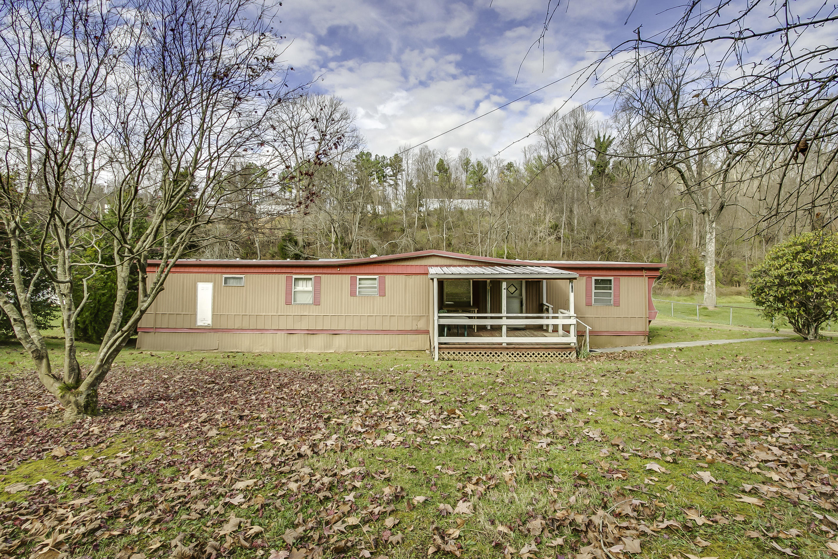 490 Deck Valley Road Bristol, TN 37620 - Photo 1 of 26 1