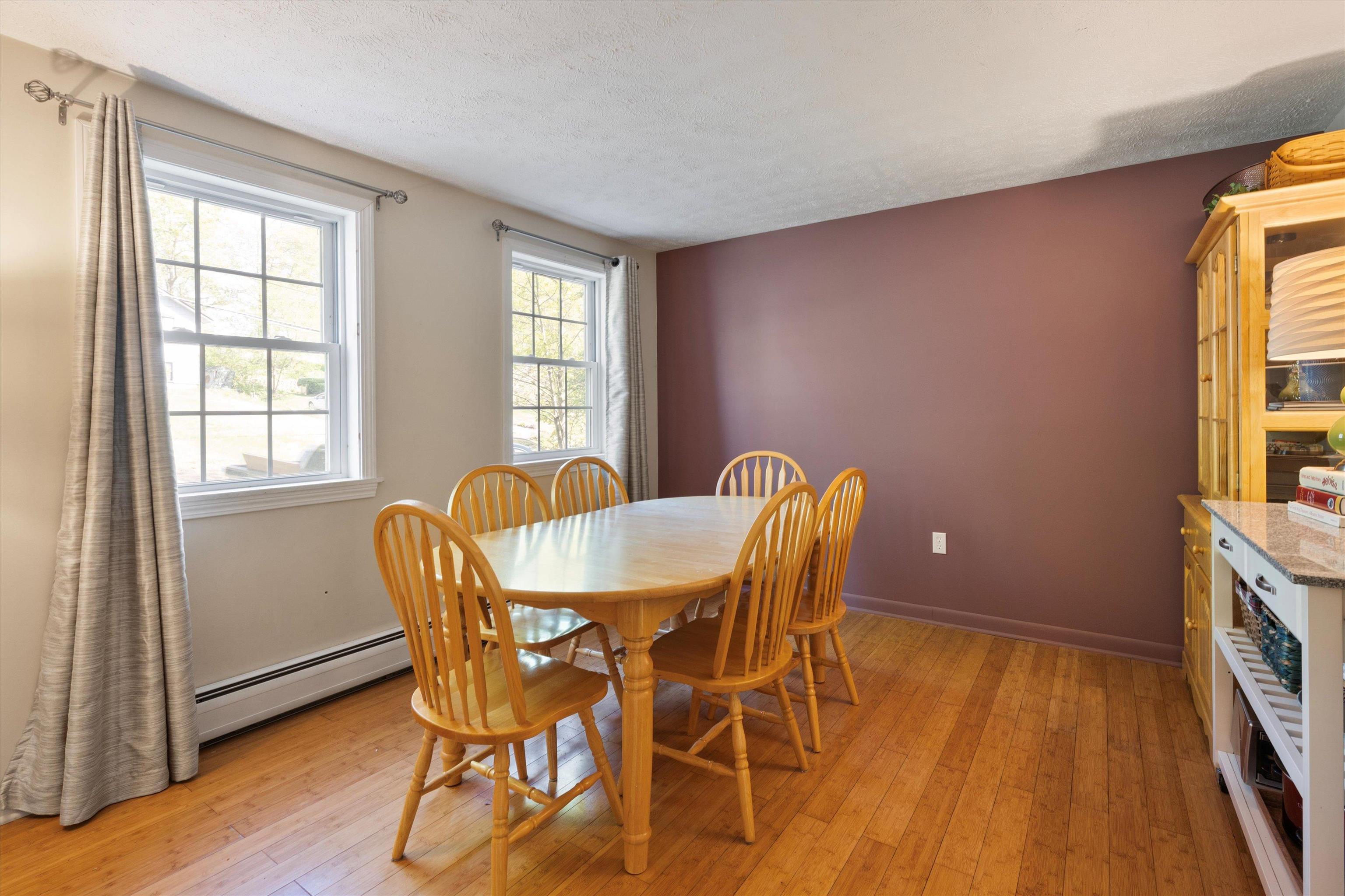 237 Harris Road Nashua, NH 03062 - Photo 3 of 37