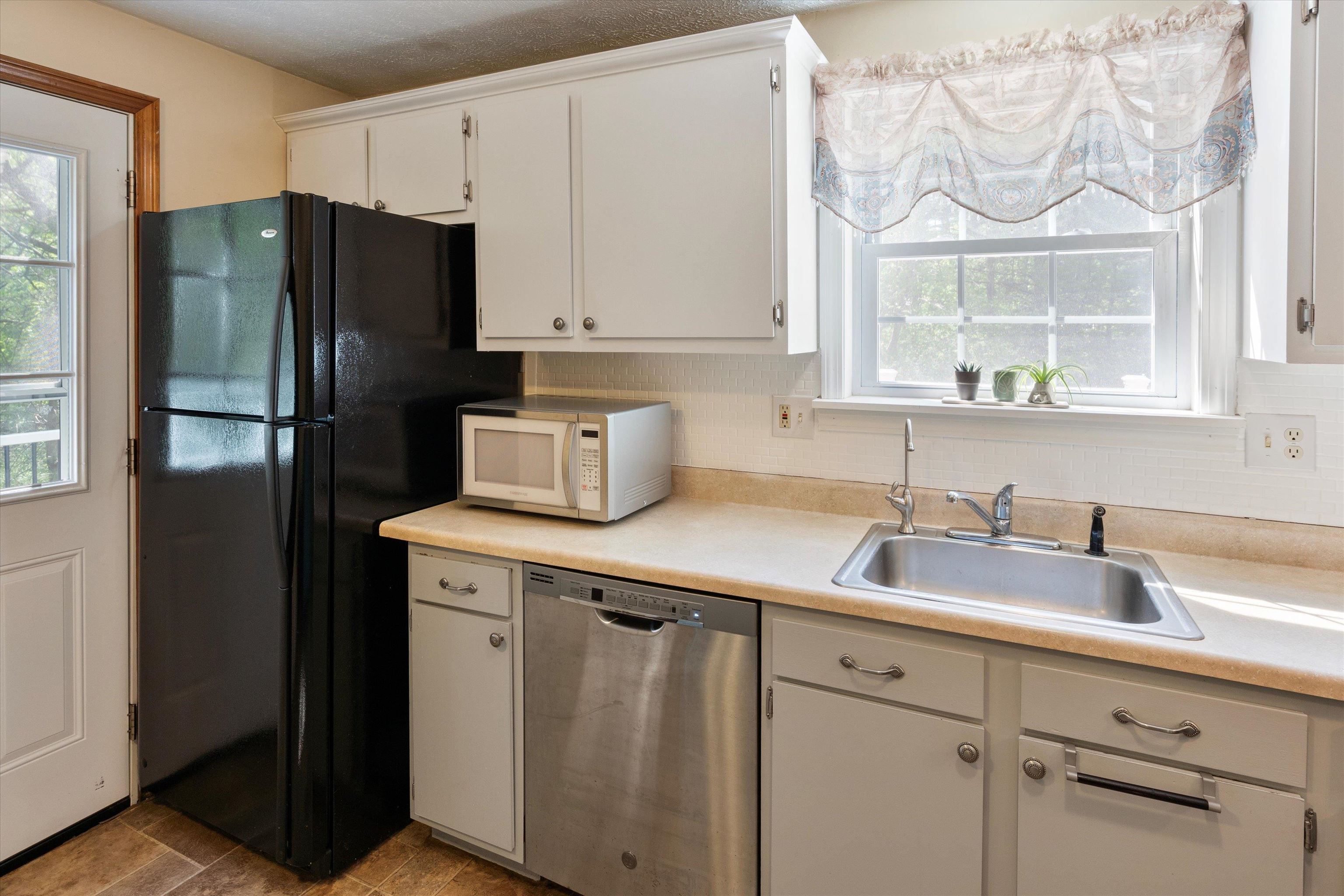 237 Harris Road Nashua, NH 03062 - Photo 33 of 37