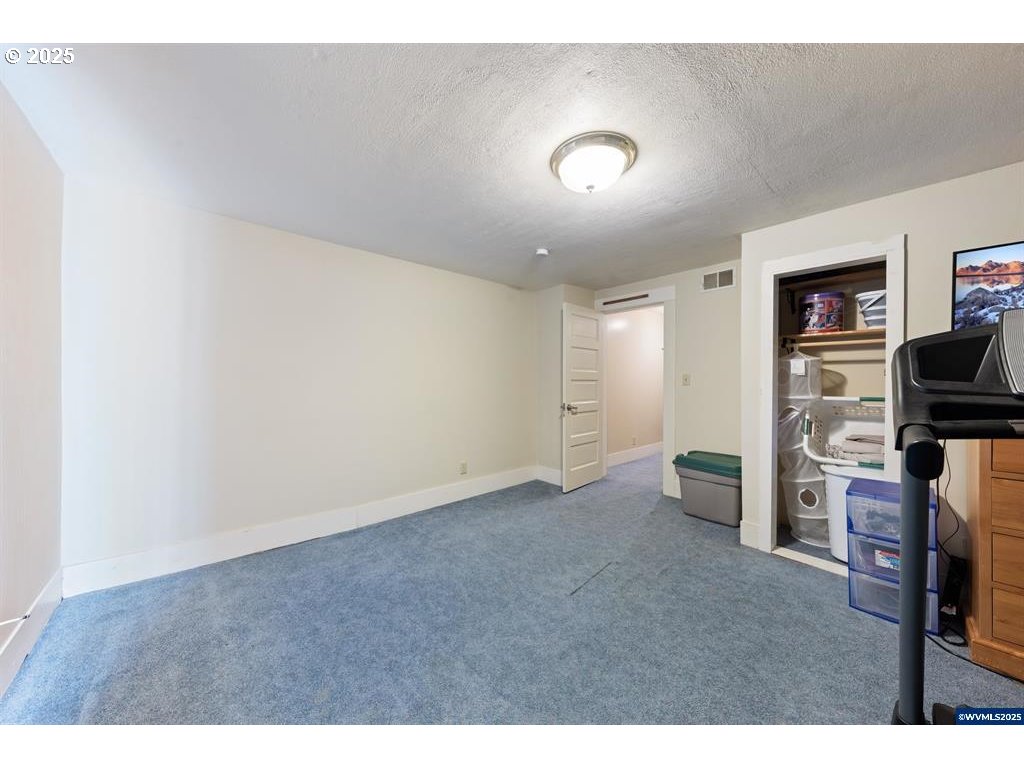 1111 Southwest Levens Street Dallas, OR 97338 - Photo 13 of 36