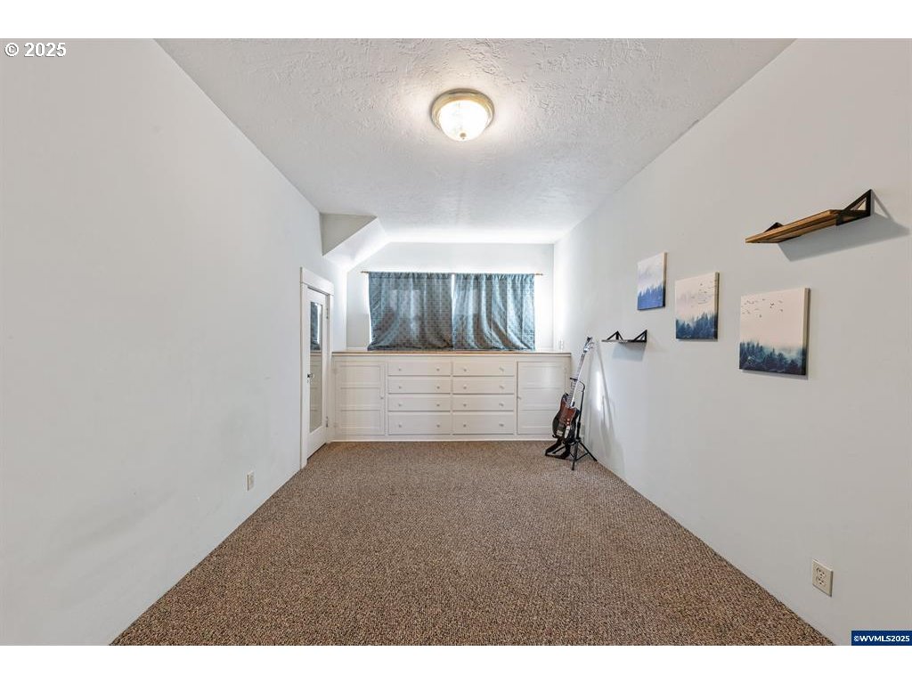 1111 Southwest Levens Street Dallas, OR 97338 - Photo 8 of 36