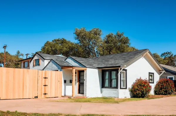 $250,000 | 2436 24th Street, Lubbock, TX 79411