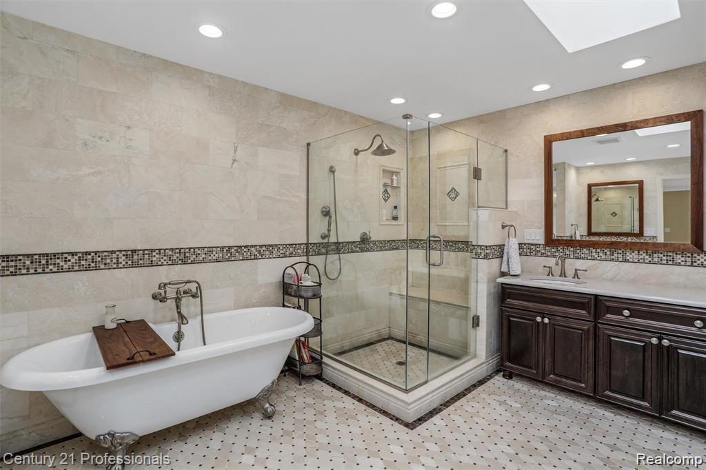 4560 Valley View Point Rochester, MI 48306 - Photo 37 of 63 50-4560 Valley View Point Rochester0042.jpg