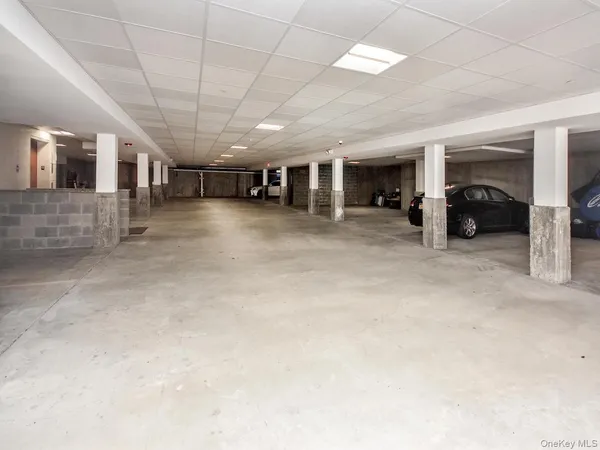 a big room with closet