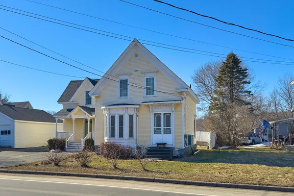 $324,500 | 348 Broadway, Rockland, ME 04841