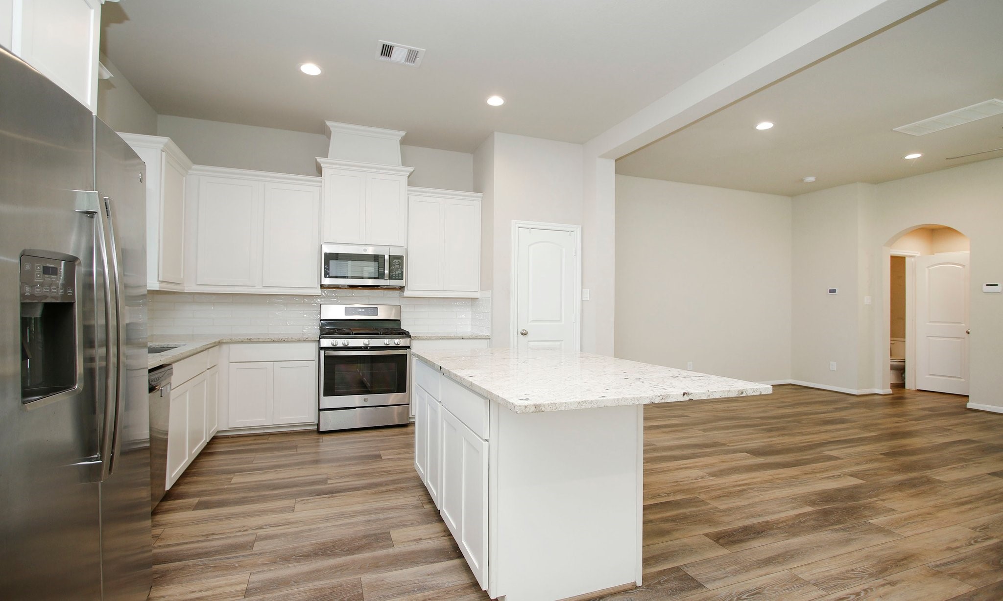 239 Biltmore Loop Montgomery, TX 77316 - Photo 15 of 40