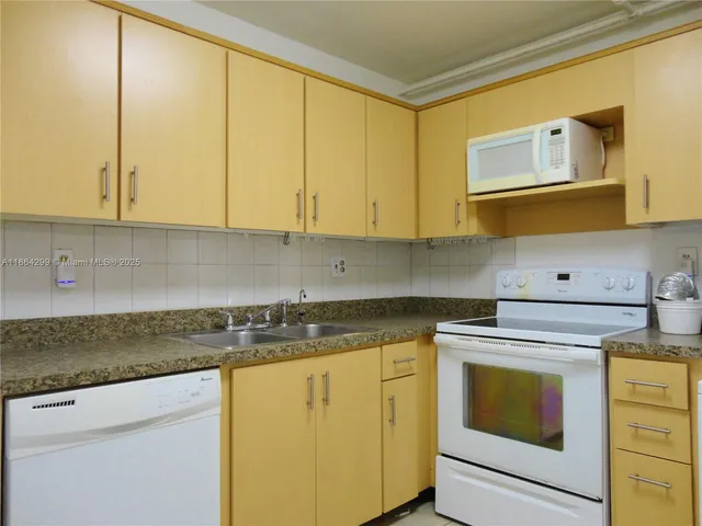 $367,000 | Sunny Isles Beach, Sunny Isles Beach, FL 33160